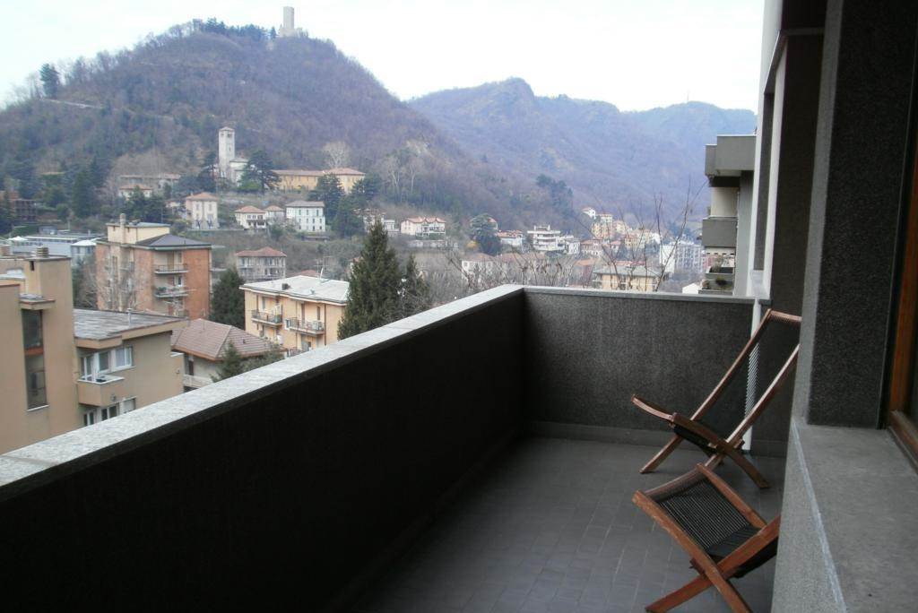 ampio monolocale con terrazzo