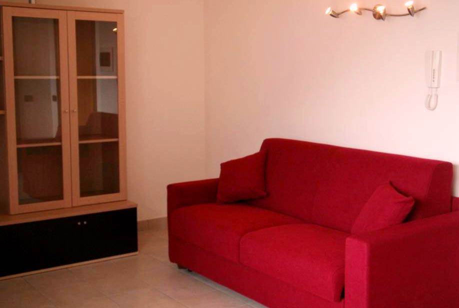 ampio monolocale con terrazzo