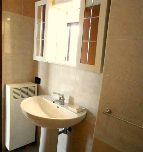 ampio monolocale con terrazzo