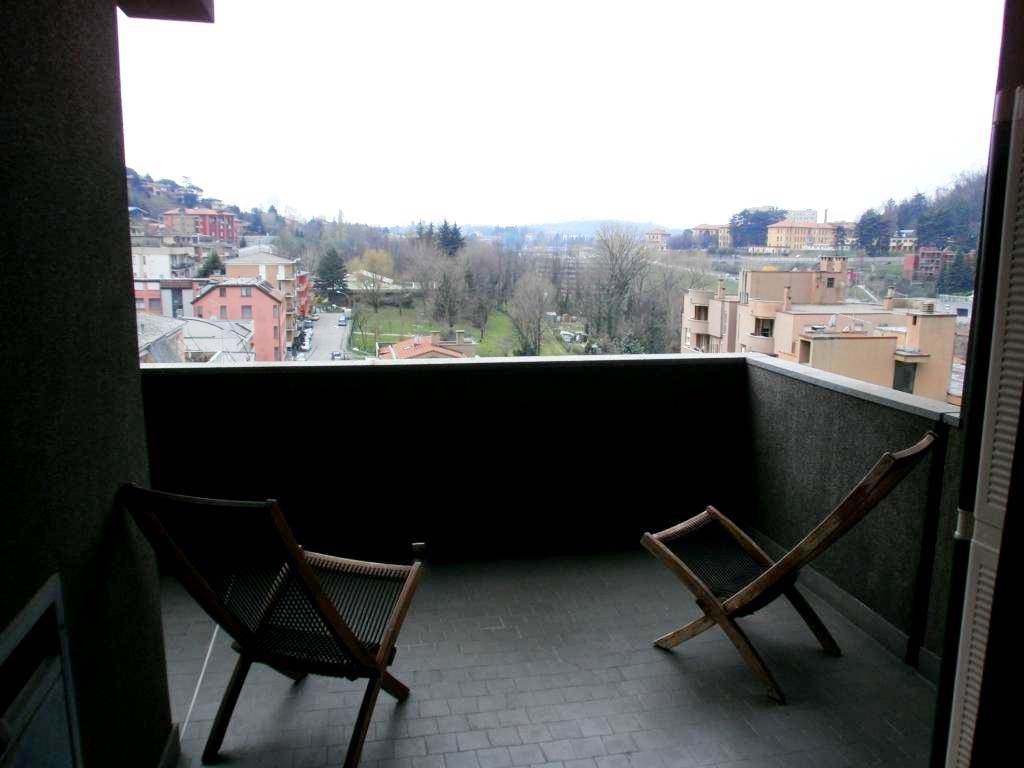 ampio monolocale con terrazzo