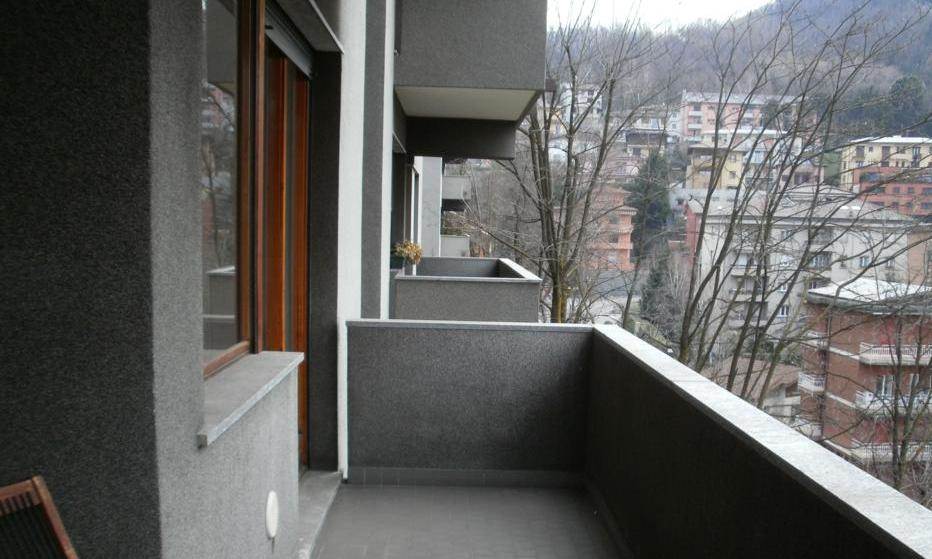 ampio monolocale con terrazzo