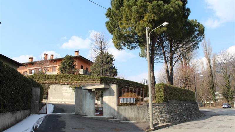 Como Lora Signorile quadrilocale