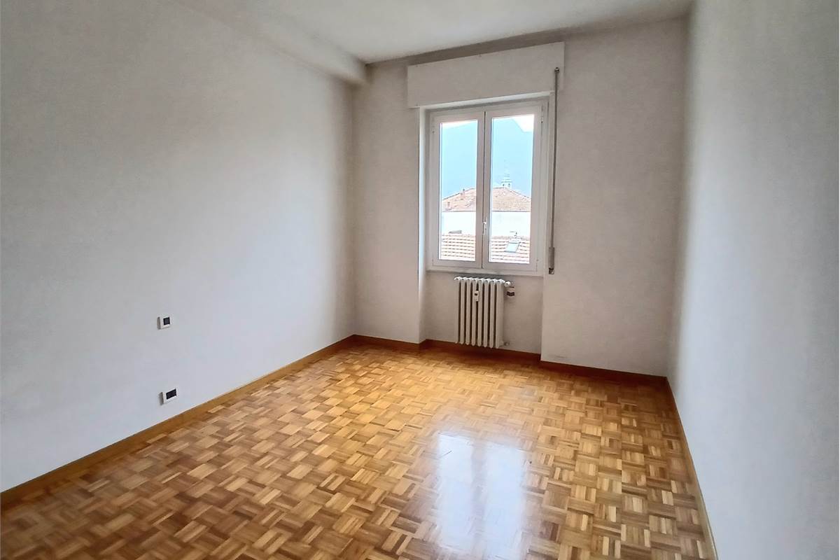 Como Borghi Vendesi Luminoso Trilocale Piano Alto