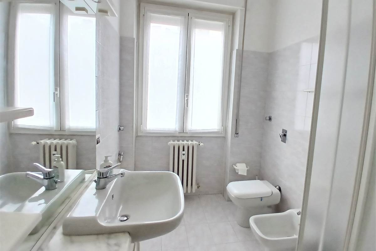 Como Borghi Vendesi Luminoso Trilocale Piano Alto