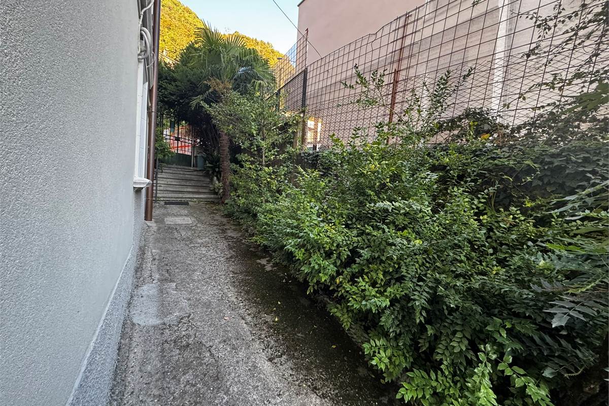 AREA INGRESSO E GIARDINO