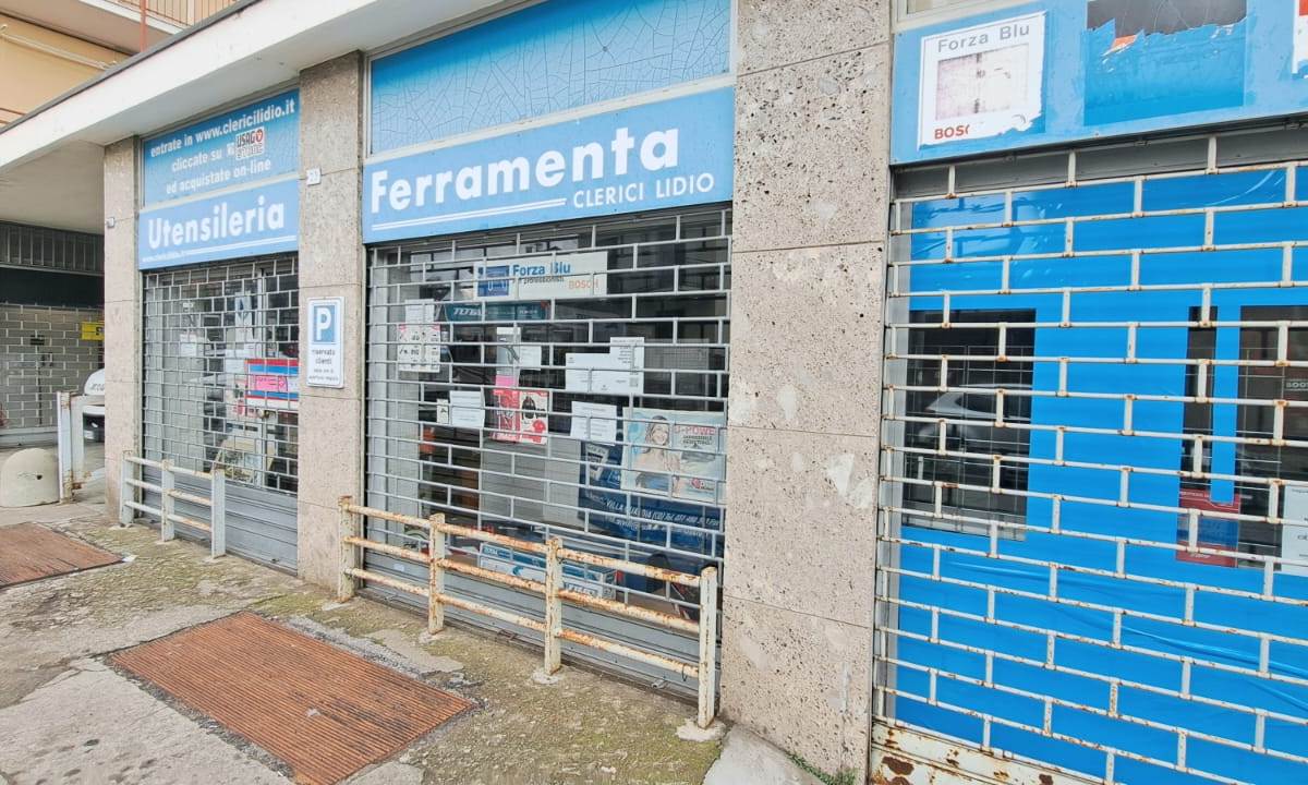 Mura Negozio in vendita