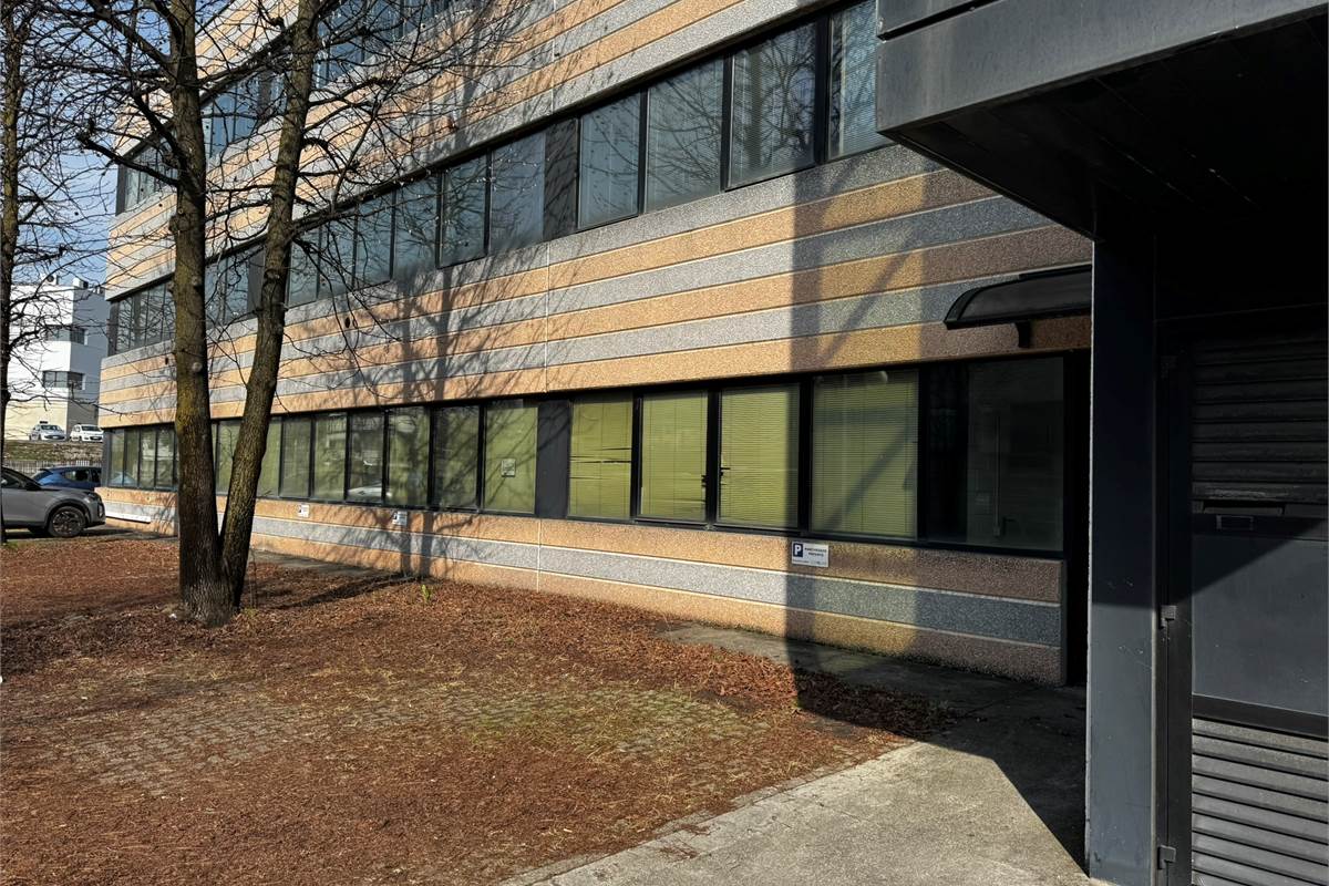 produttivo con uffici in vendita