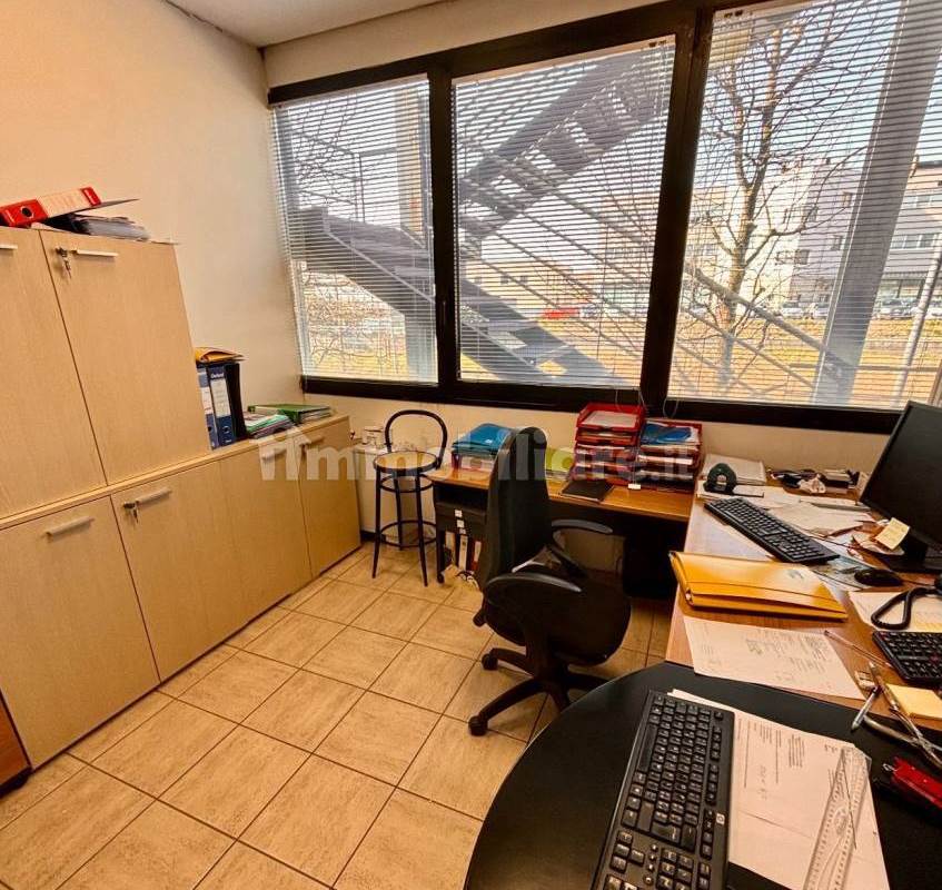 produttivo con uffici in vendita