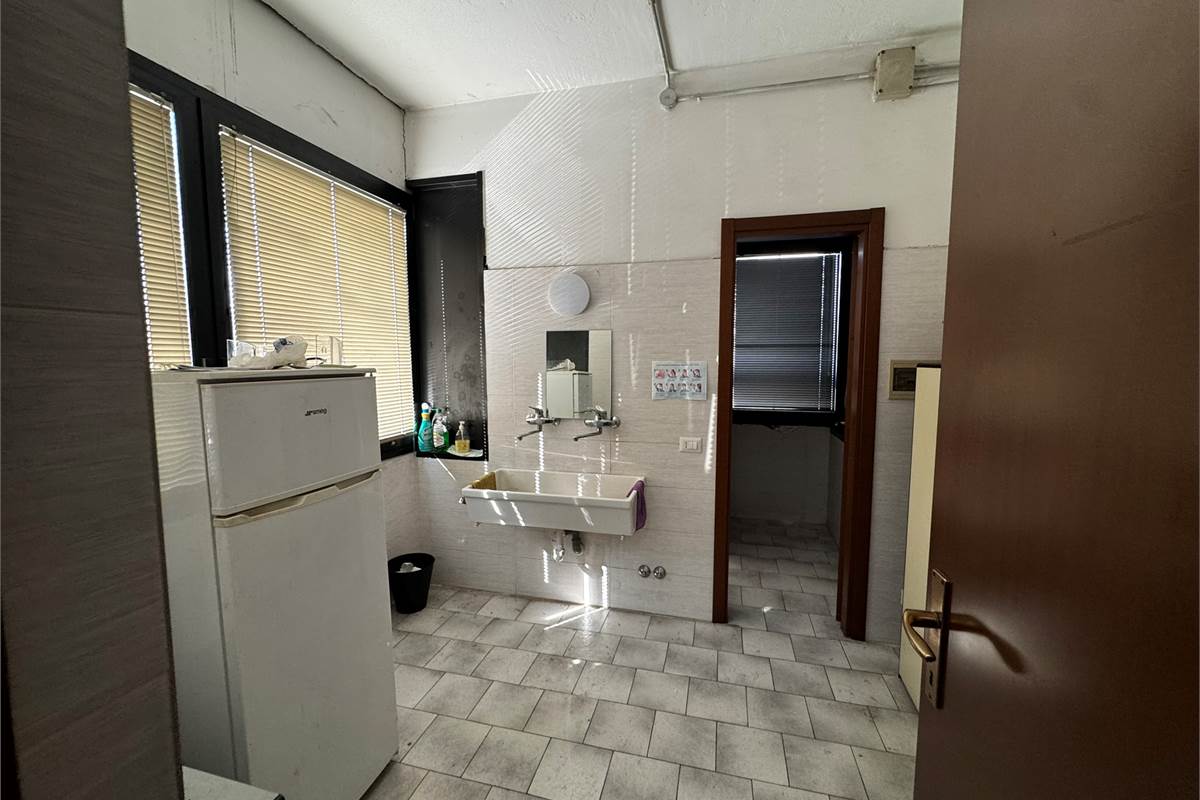 Uffici con posti auto