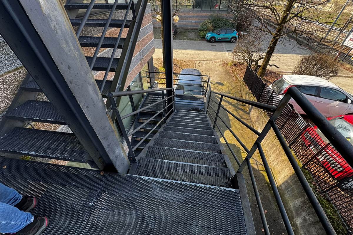 Uffici con posti auto