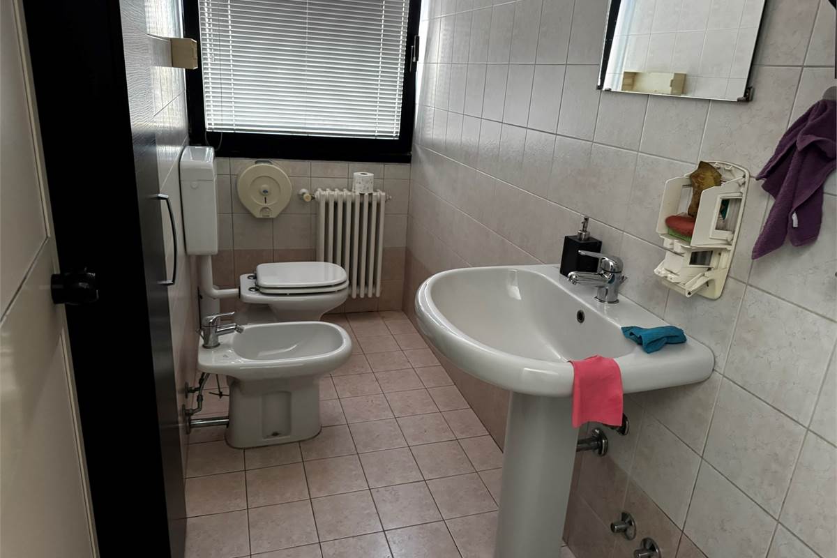 Uffici con posti auto