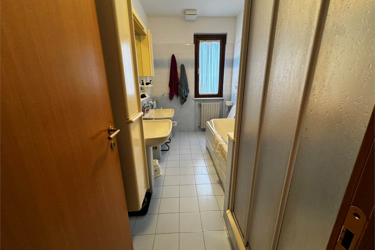 Como Lora Signorile quadrilocale