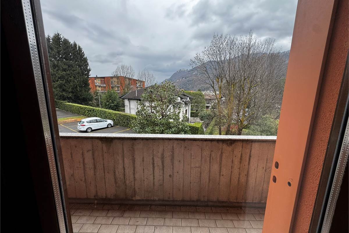 Como Lora Signorile quadrilocale