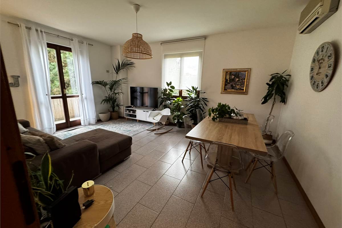 Como Lora Signorile quadrilocale