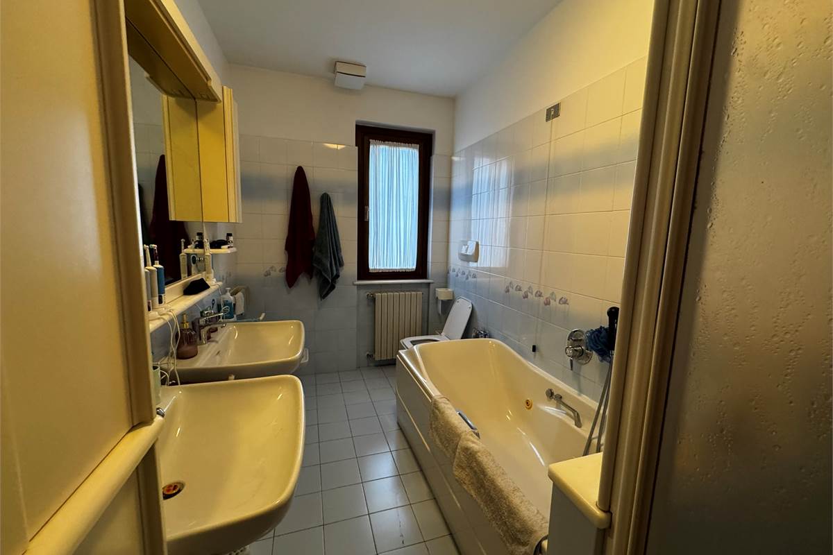 Como Lora Signorile quadrilocale