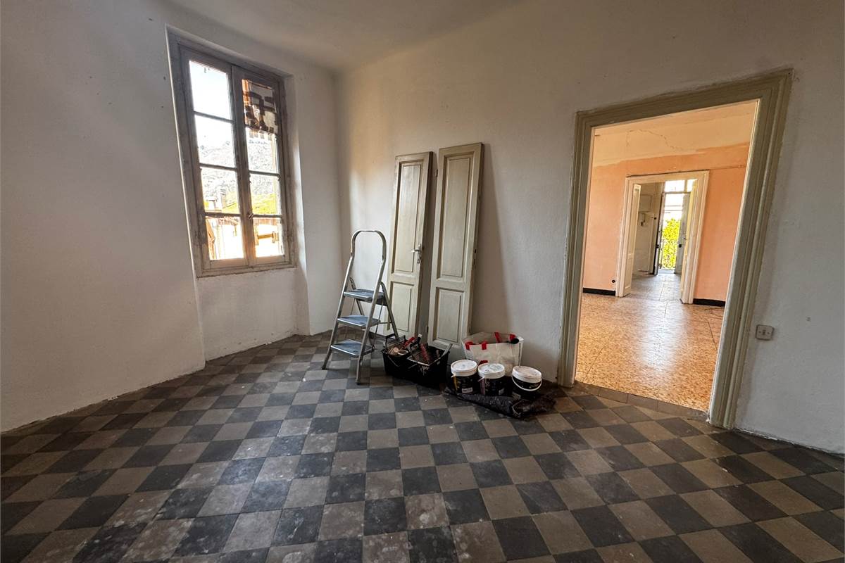 Trilocale da Ristrutturare