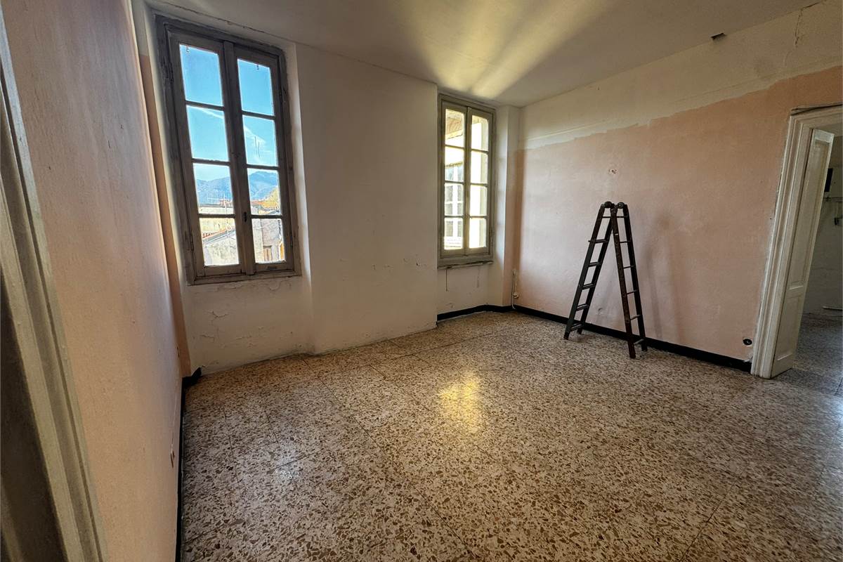 Trilocale da Ristrutturare