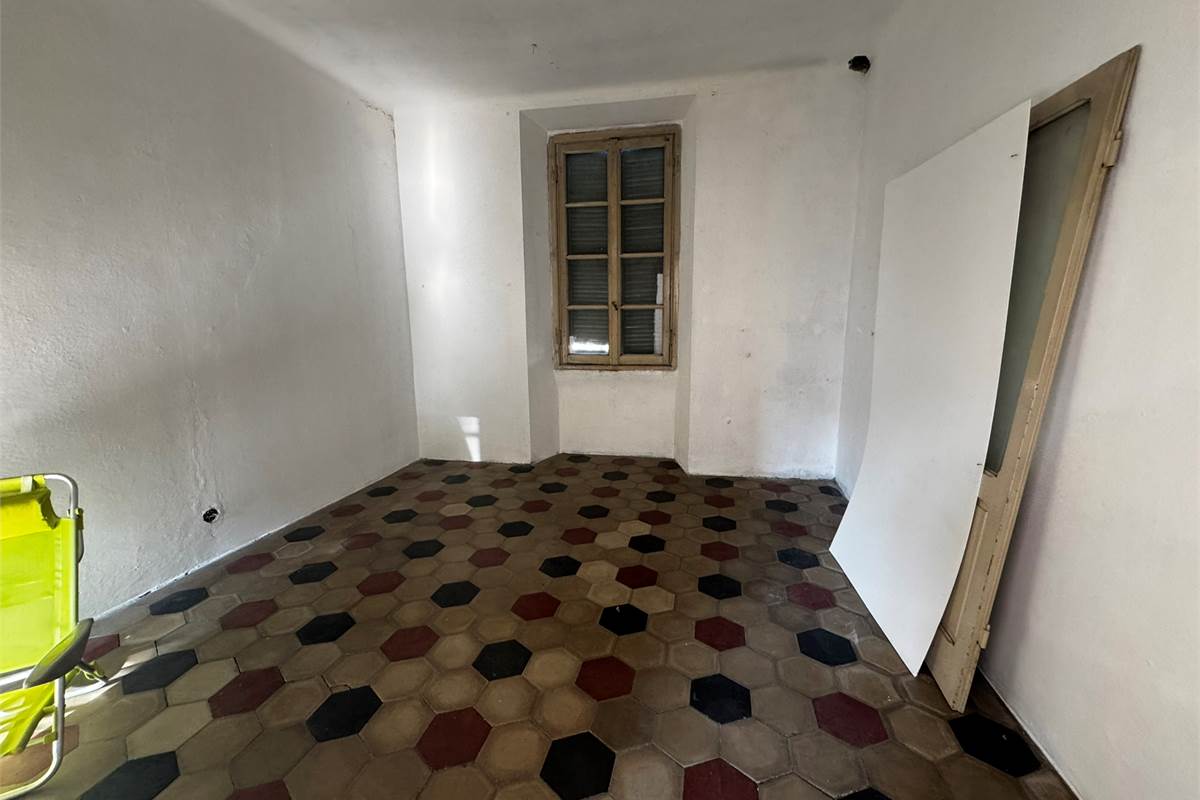 Bilocale da Ristrutturare