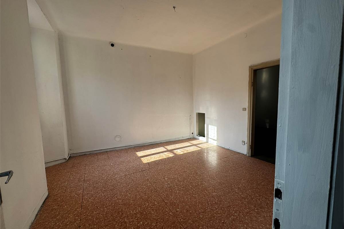 Bilocale da Ristrutturare