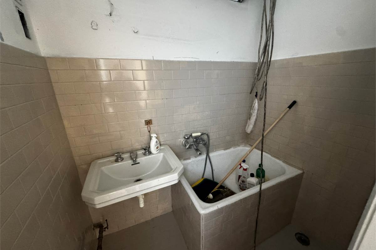 Bilocale da Ristrutturare