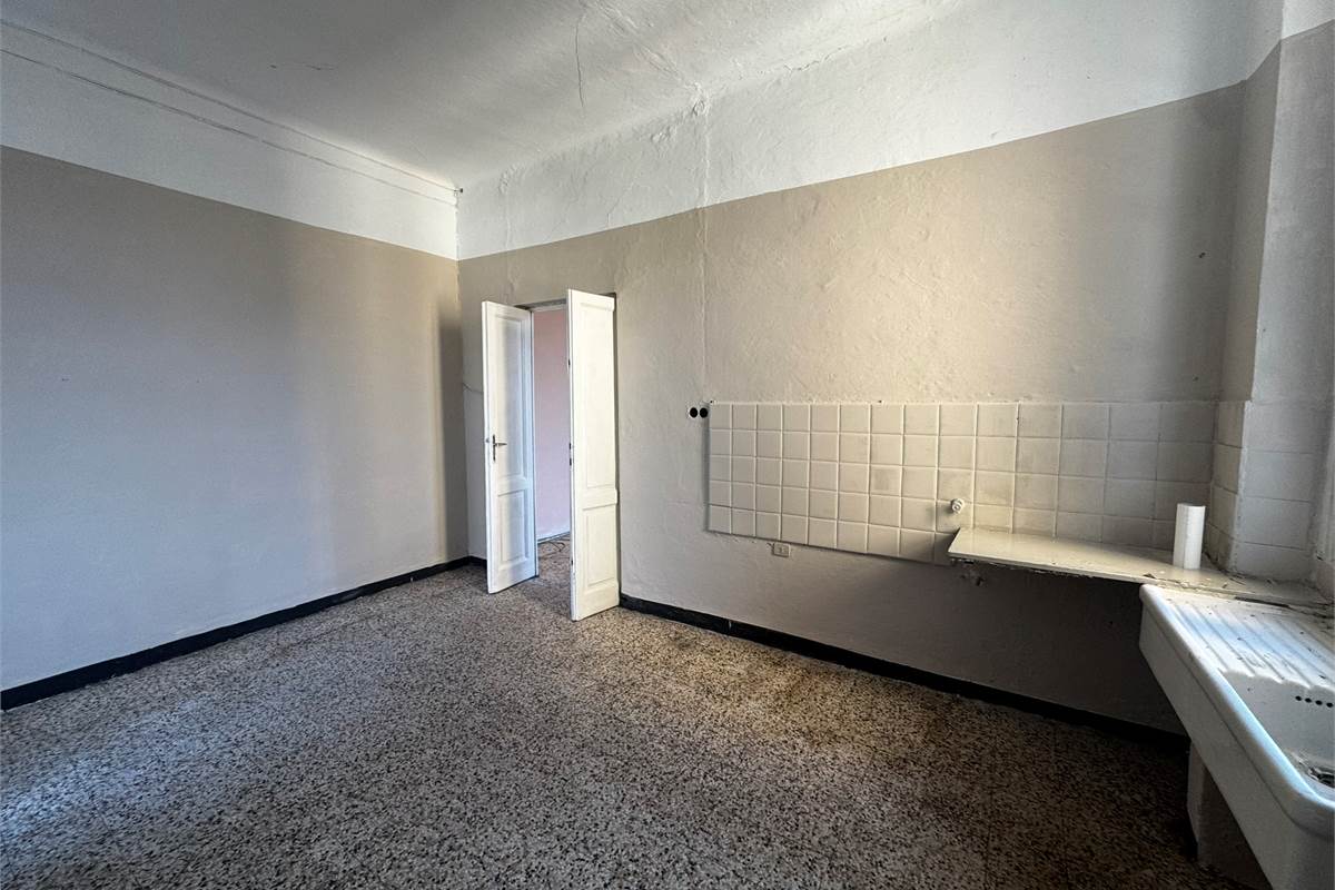 Trilocale da Ristrutturare