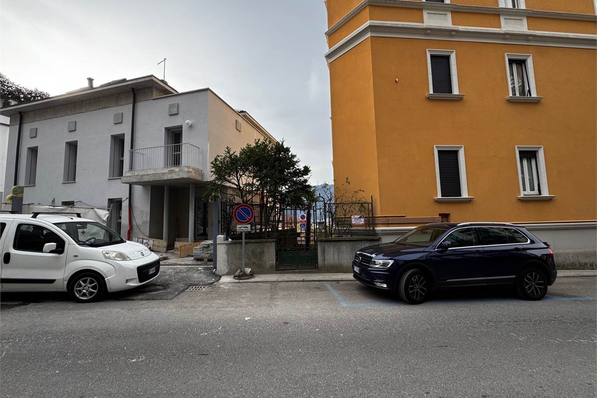 Ampio appartamento in vendita