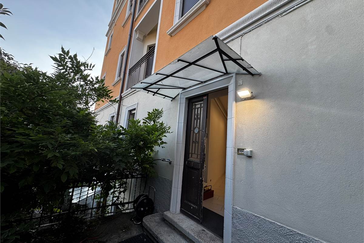 Ampio appartamento in vendita