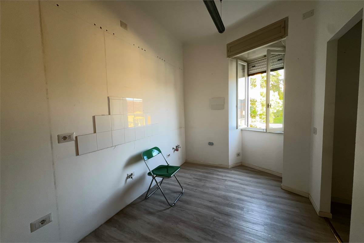 Ampio appartamento in vendita