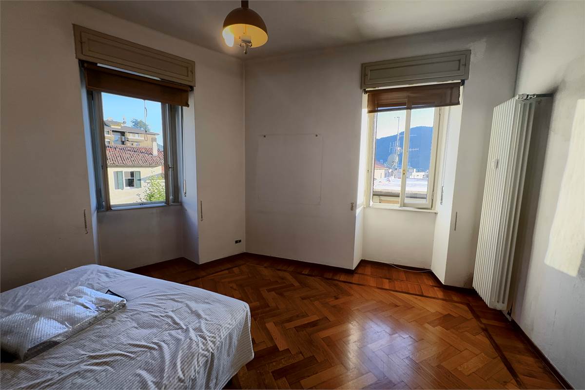 Ampio appartamento in vendita