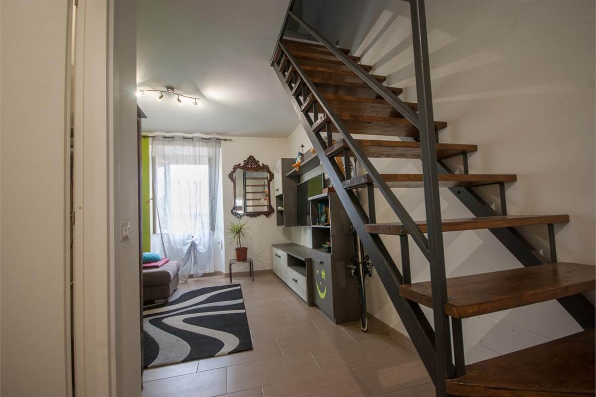 2 locali In Vendita a Bregnano