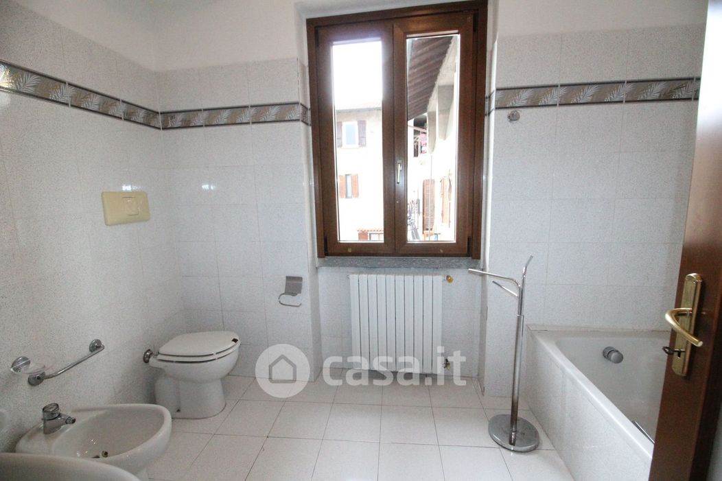 Porzione di Casa In Vendita a Lomazzo