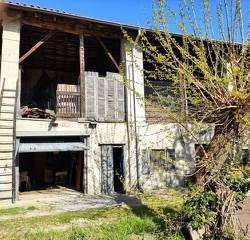 Rustico/Casale In Vendita a Fino Mornasco