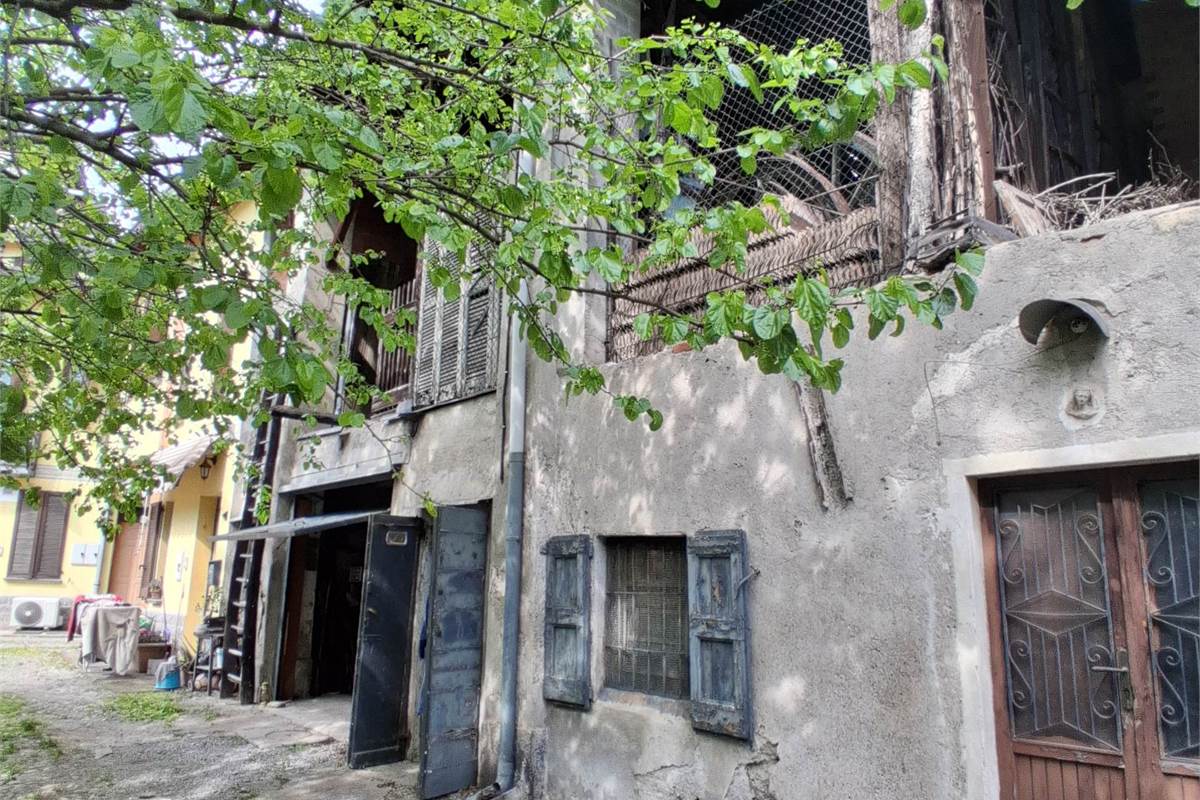 Rustico/Casale In Vendita a Fino Mornasco