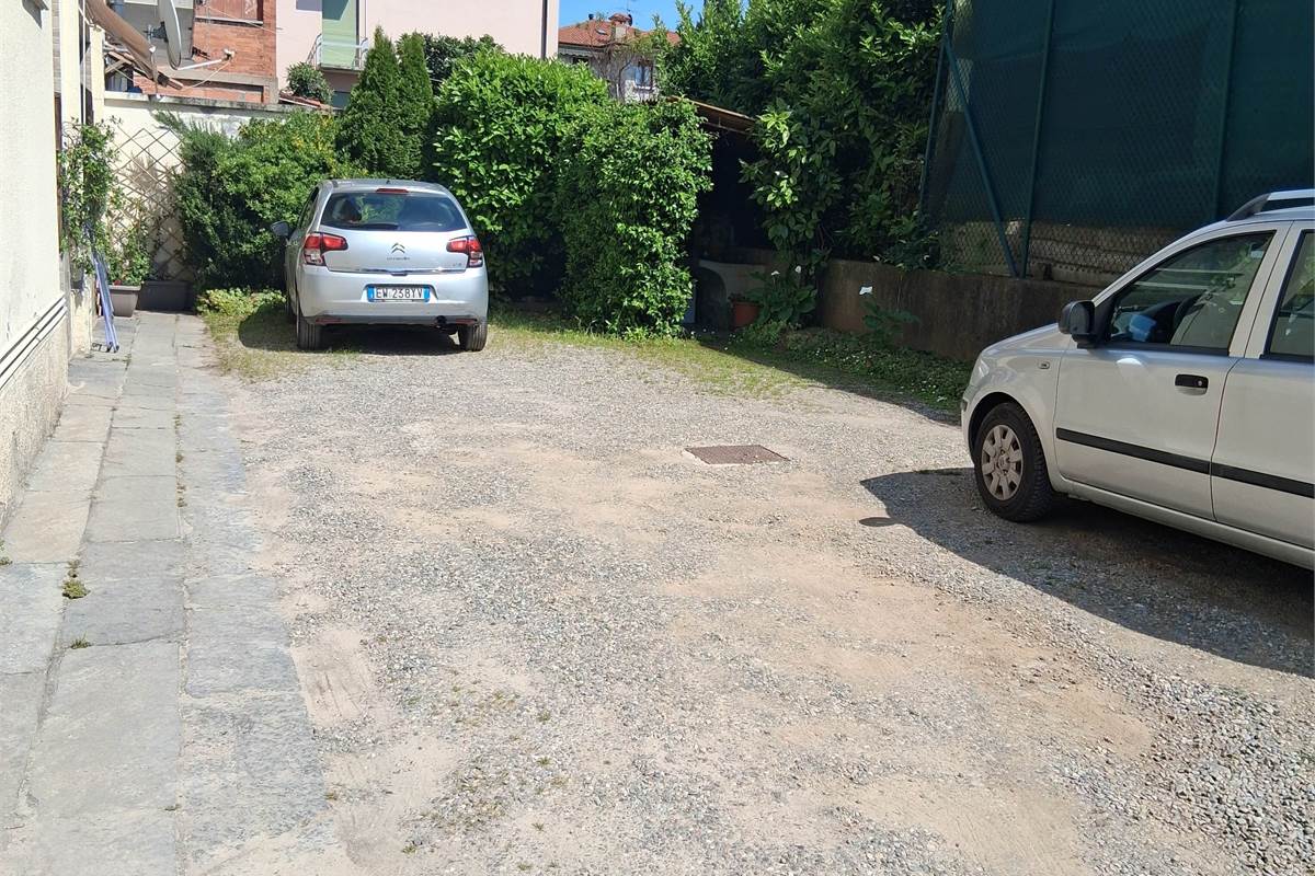 2 locali In Vendita a Cadorago