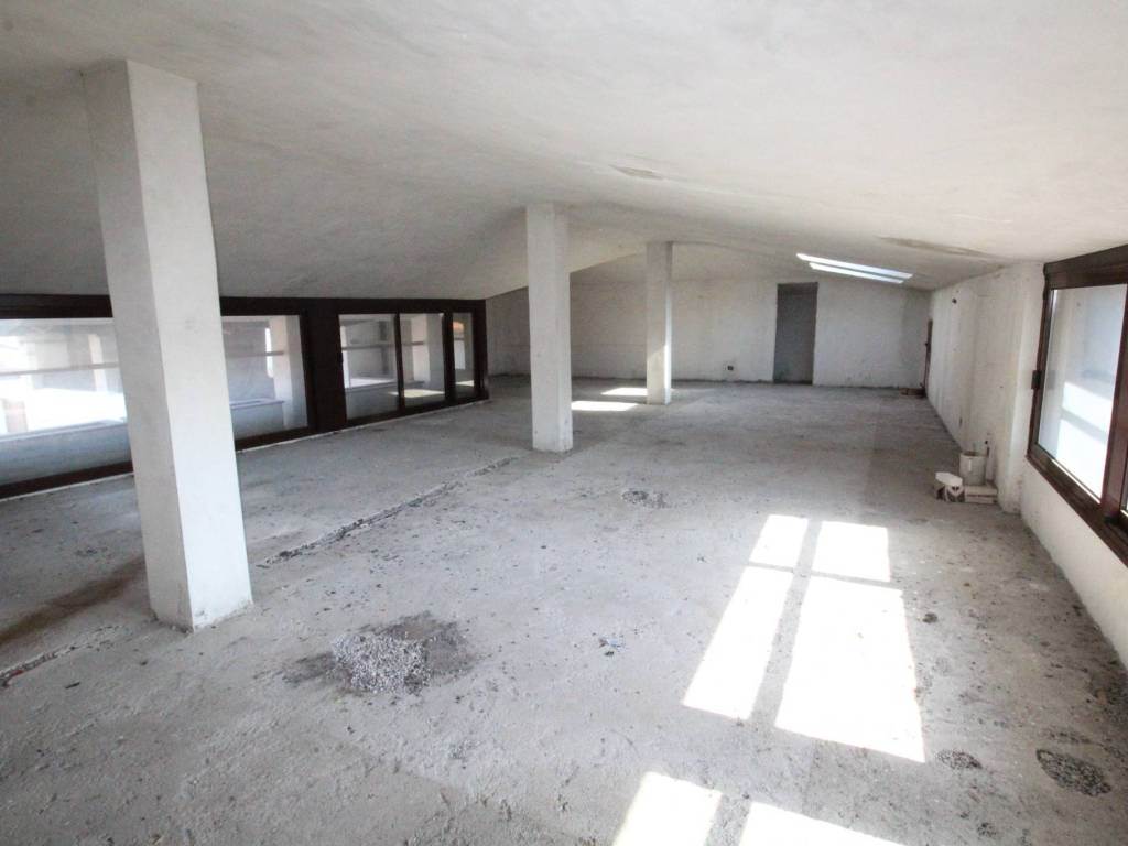 Porzione di Casa In Vendita a Lomazzo