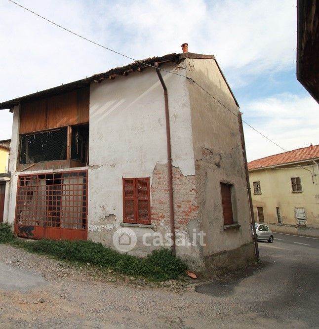 Rustico/Casale In Vendita a Fenegrò