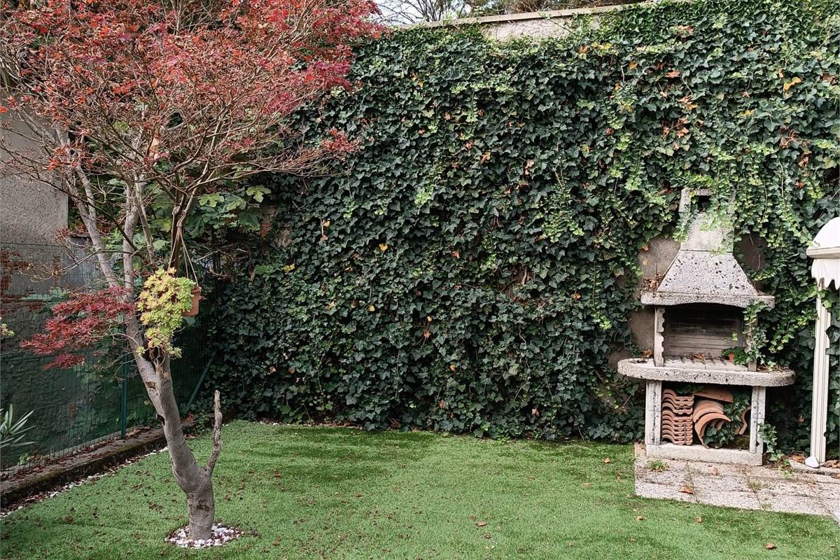 Porzione di Casa In Vendita a Lomazzo
