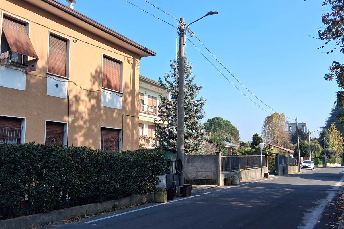 2 locali In Vendita a Cadorago