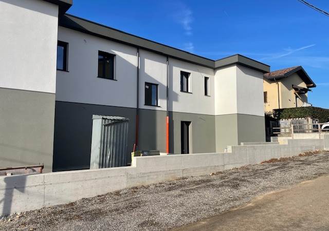 3 locali In Vendita a Cadorago