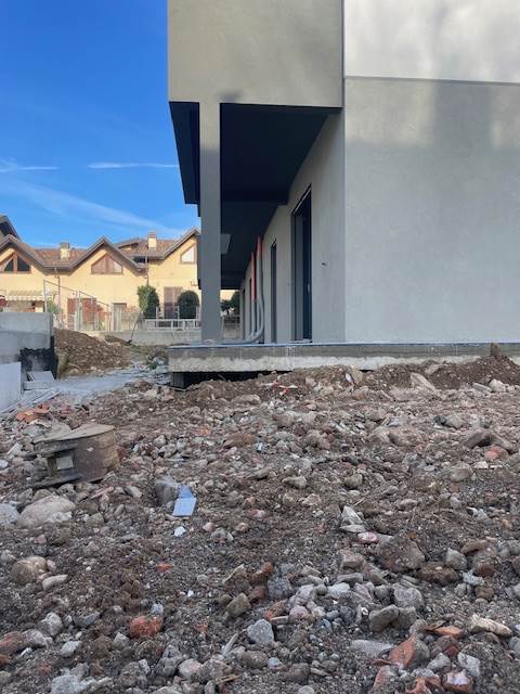 3 locali In Vendita a Cadorago