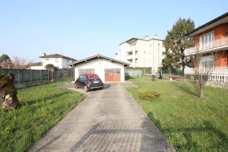 Villa In Vendita a Lomazzo
