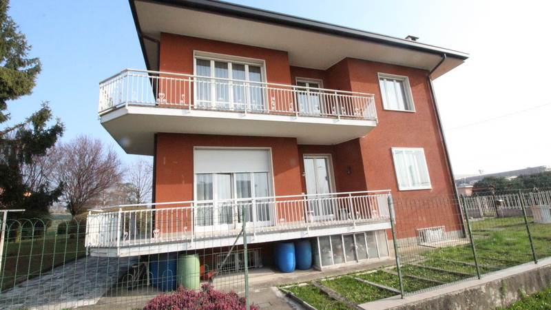 Villa In Vendita a Lomazzo