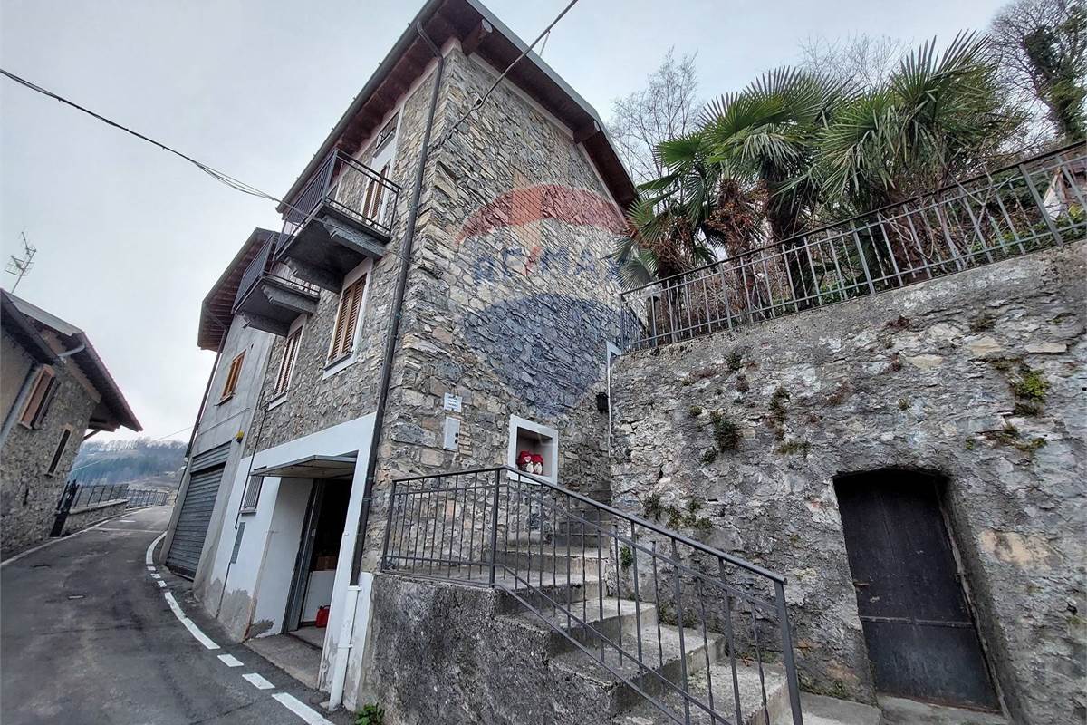 CASA SEMINDIPENDENTE 