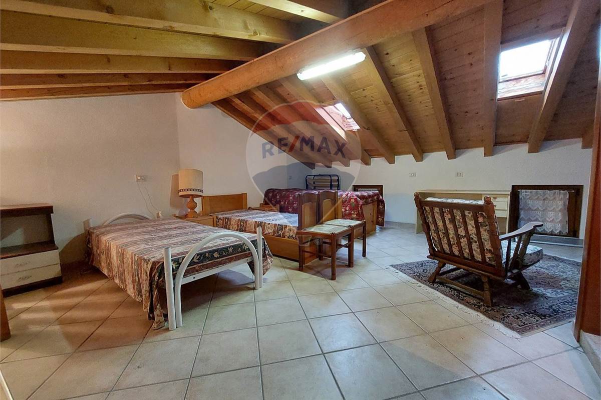 CASA SEMINDIPENDENTE 