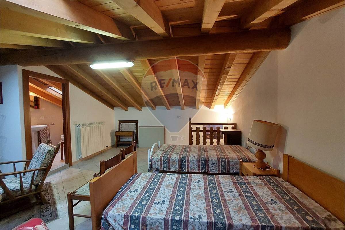 CASA SEMINDIPENDENTE 