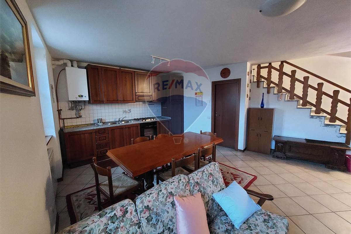 CASA SEMINDIPENDENTE 