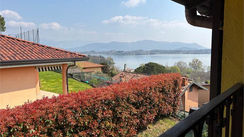 APPARTAMENTO CON TERRAZZO