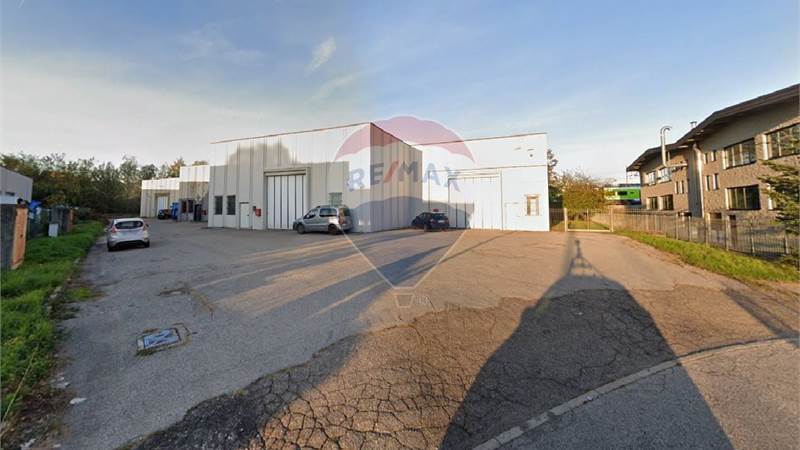 CAPANNONE INDUSTRIALE IN AFFITTO