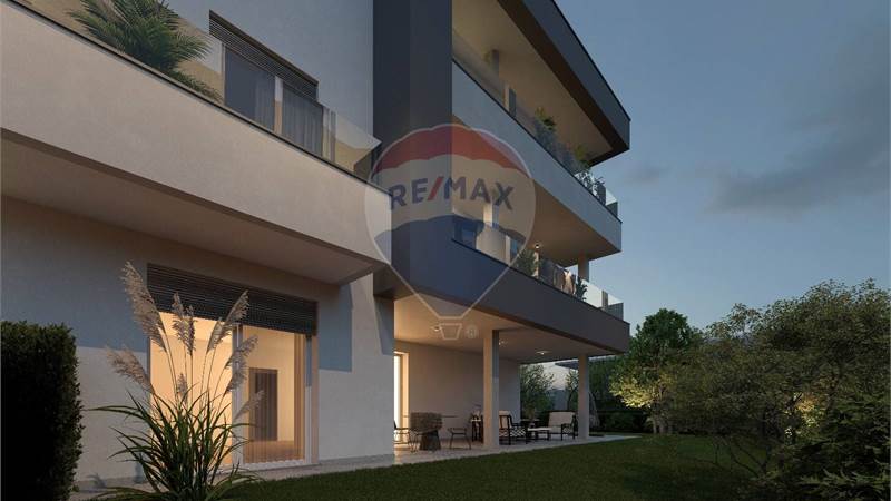 TRILOCALE CON TERRAZZO