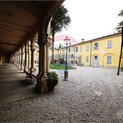 PORZIONE DI VILLA IN VENDITA